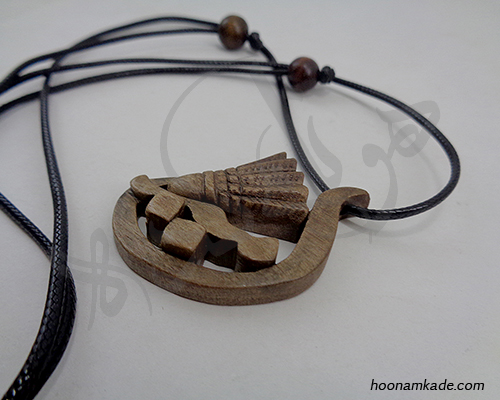 گردن آویز اسم امیر با توپ بدمینتون